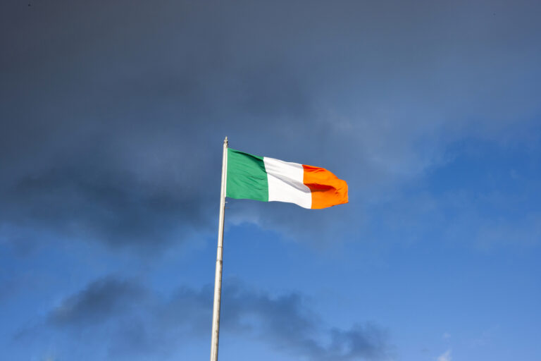 A Country Guide to Ireland: Discover Its Rich Culture and Stunning Landscapes